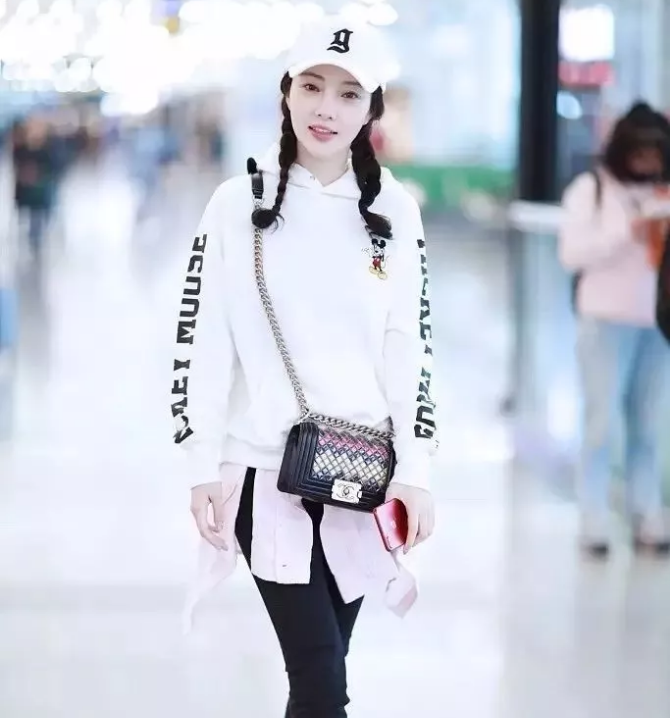 今年秋冬最chic！原來短發(fā)和帽子這么配啊！