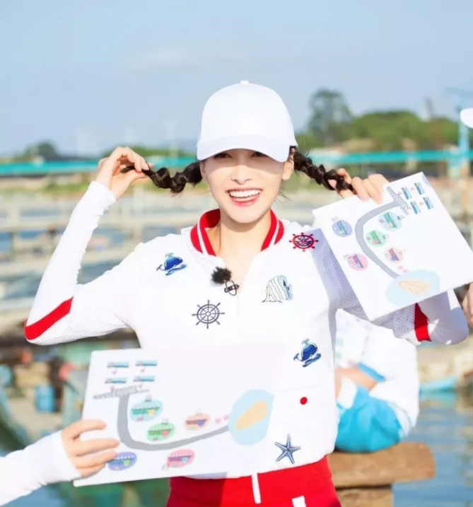 今年秋冬最chic！原來短發(fā)和帽子這么配??！
